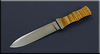 KGEJ003-dirk-solo.jpg