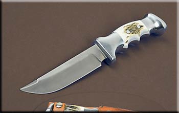 KRUA008-hunter-solo.jpg